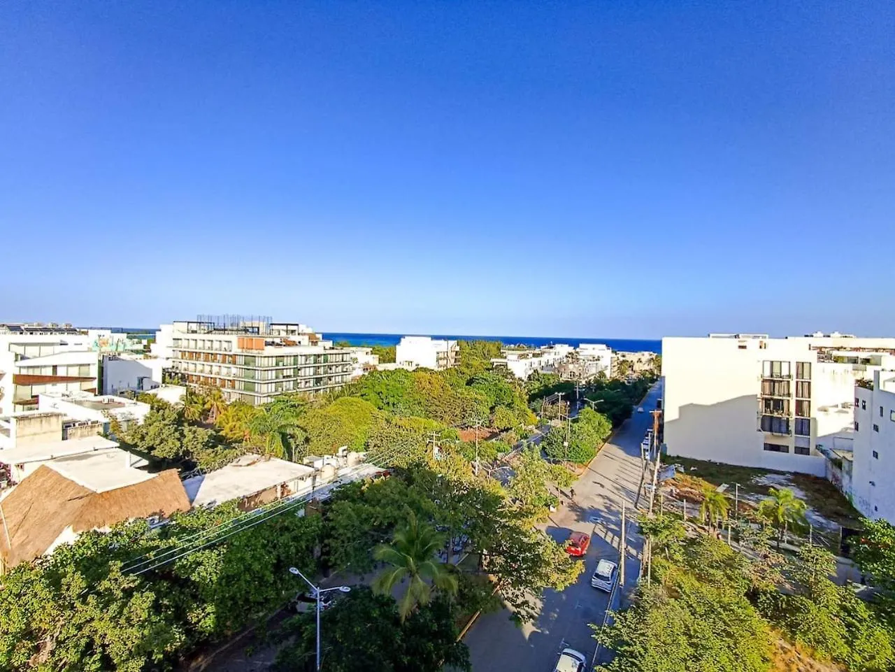 Wide Studio With Sunny Balcony Pool Gym Steps 2 Beach Playa del Carmen Apartment