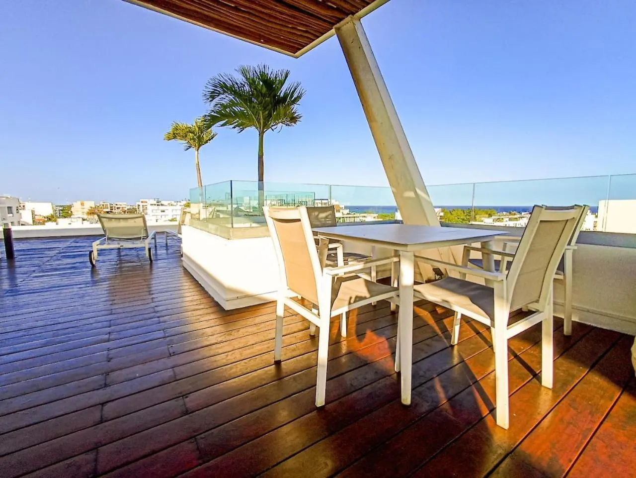 Wide Studio With Sunny Balcony Pool Gym Steps 2 Beach Playa del Carmen