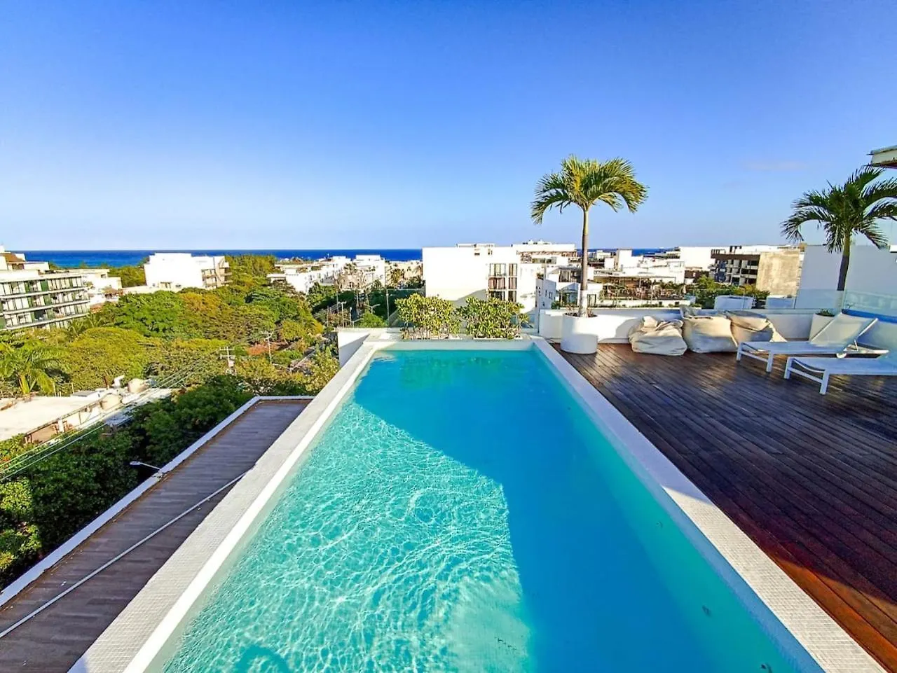 Wide Studio With Sunny Balcony Pool Gym Steps 2 Beach Playa del Carmen