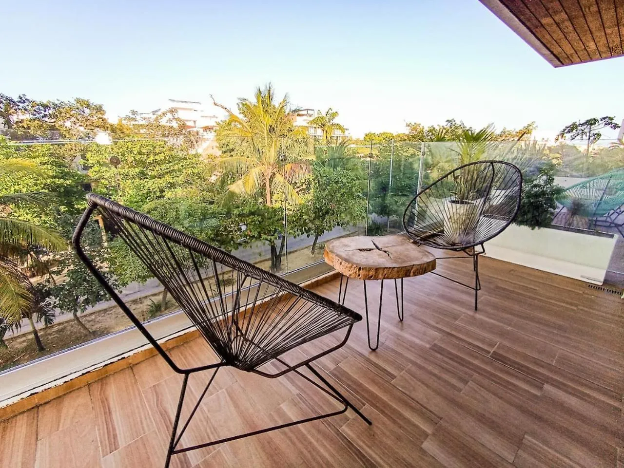 Wide Studio With Sunny Balcony Pool Gym Steps 2 Beach Playa del Carmen Apartment
